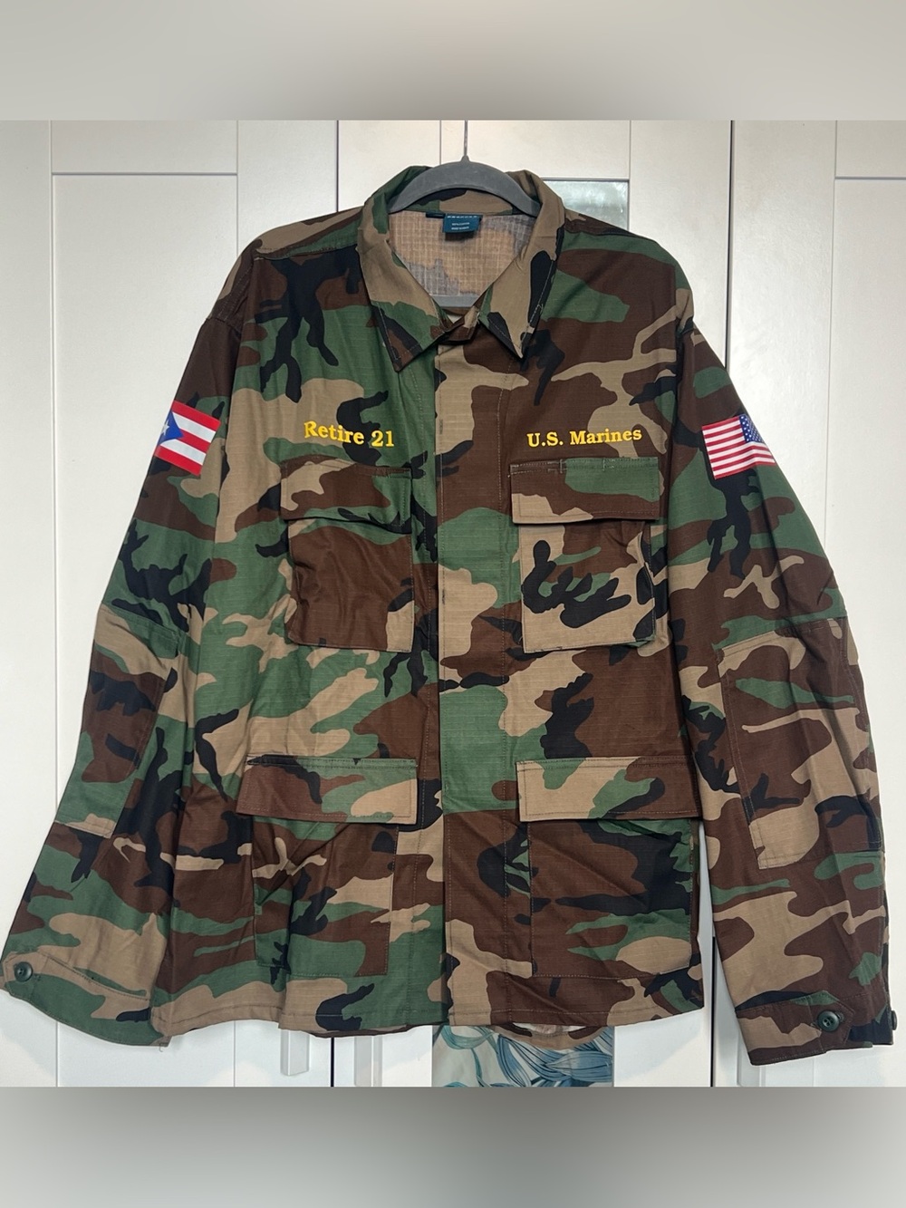 Camouflage U.S. Marines Jacket with Retire 21 Puerto Rico & American  Patches